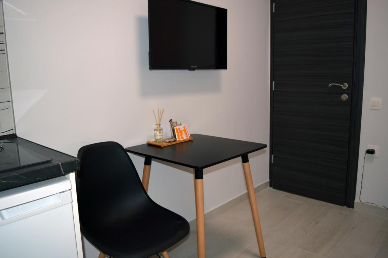 Tcc Lux Studio Thessaloniki Buitenkant foto